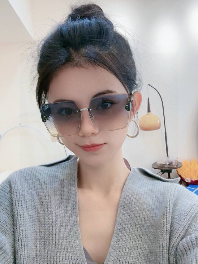 Dior-Dior 2025 Spring New Trend Hot Fashion Square Frame Sunglasses High Quality