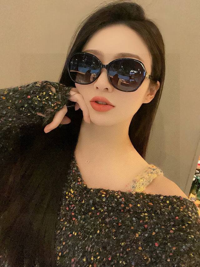 Chanel Chanel 2025 new trendy popular fashion square frame sunglasses comfortabl