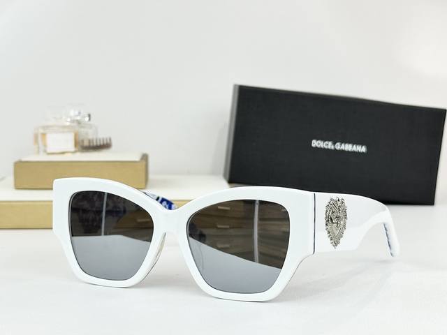 Dolce & Gabban* Model