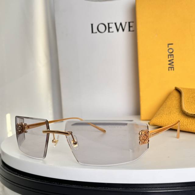 Loewemodel: Lw5139Ssize: 62 ports 18-130