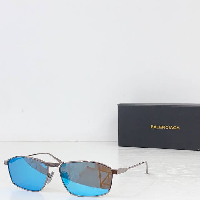 Balenciag* Model: Bb0416S Size: 62 ports 17-145