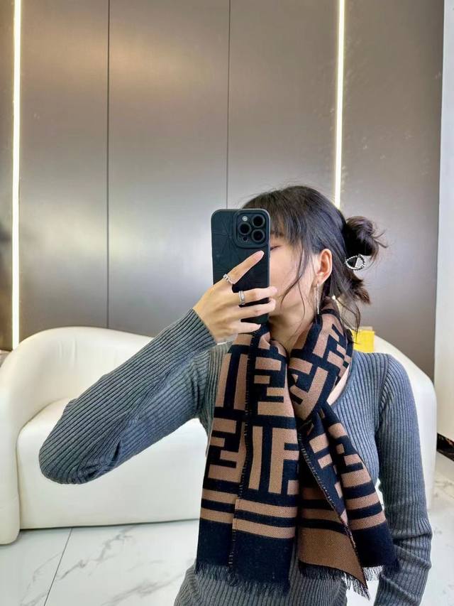 The best Fendi on the internet!! A top-rated model is on sale now! Hurry and gra