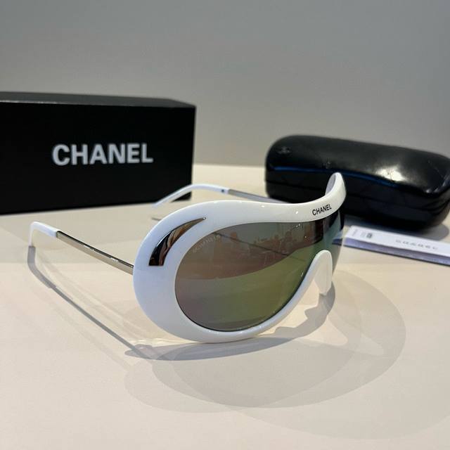 Chanel ski item pick double snowboard 2000 millennium limited ski series super c