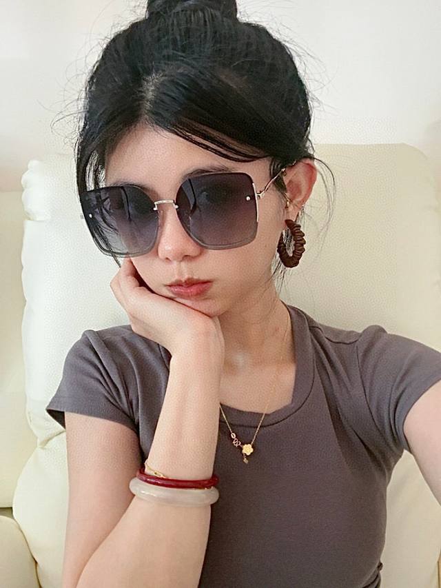 Miu Miu Tr polarized sunglasses 2025 new spring trend hot style fashion square