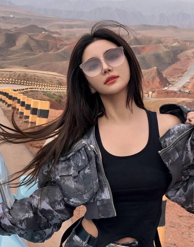 Nylon polarized series Dior frameless sunglasses with black polygonal design, s