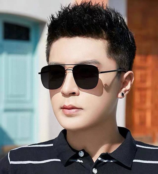 Gucci's new 2025 Spring/Summer ultra-light, screwless, and indestructible couple