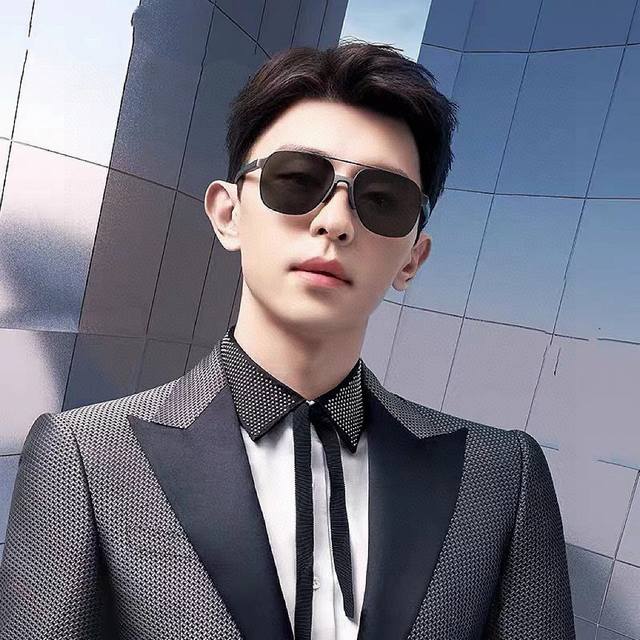 Gucci Men's Colorful Aviator Polarized Sunglasses Material: HD Nylon Thickened C