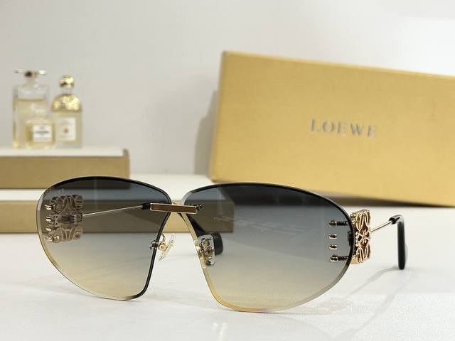 Loewe Mod: Lw40050U Size: 65 ports 14 135