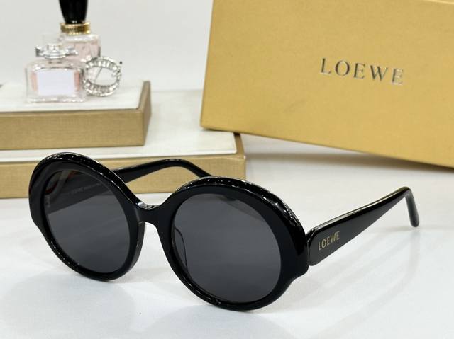 Loewe Model: Lw40135I Size: 52 ports 22-140