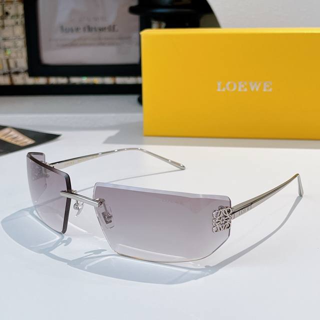 Loew* Model: Lw5139S Size: 62 ports 18-130