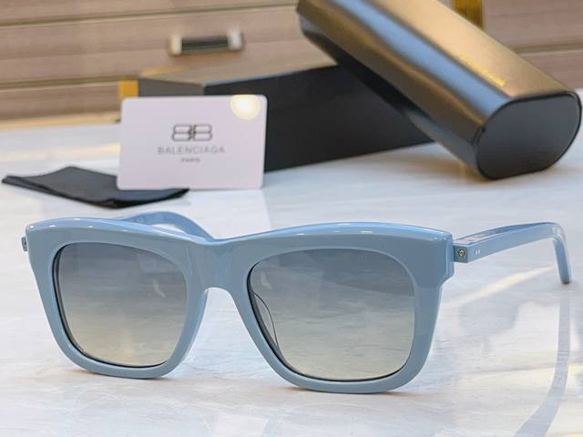 Balenciag* New Sunglasses, Model: Bb04004, Size: 53cm 19-140