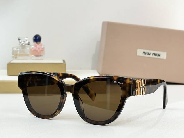 Miumi* Model:Mu 146Av Size: 51 ports 22-146