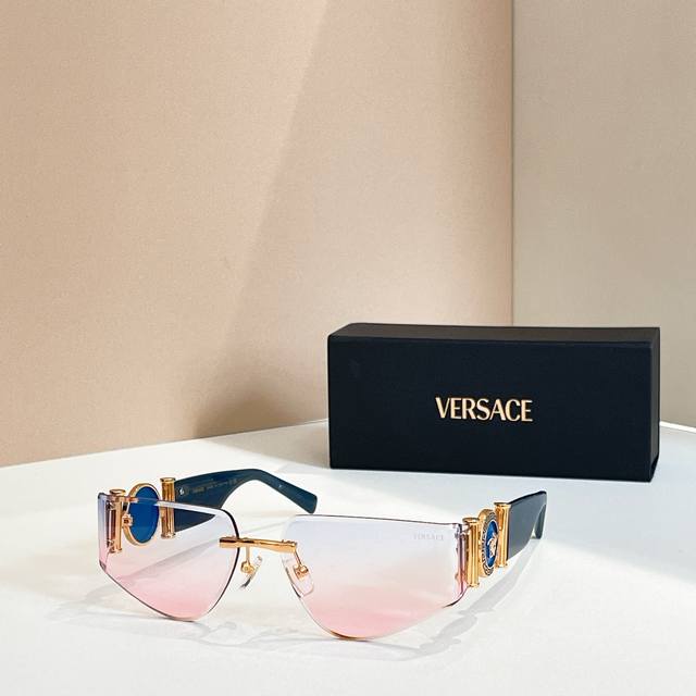 versac*Model: Ve6772Size: 63 ports 17-138