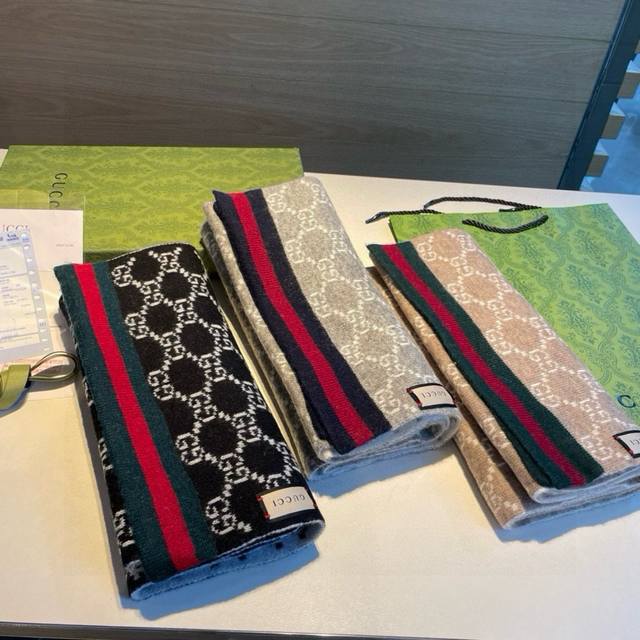 Gucci. Original! Highly recommended! New knitted scarf! Understated luxury. The