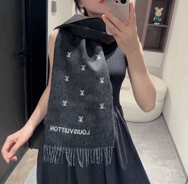 Louis Vuitton exclusive channel supply Dalu counter model full of stars seasonal