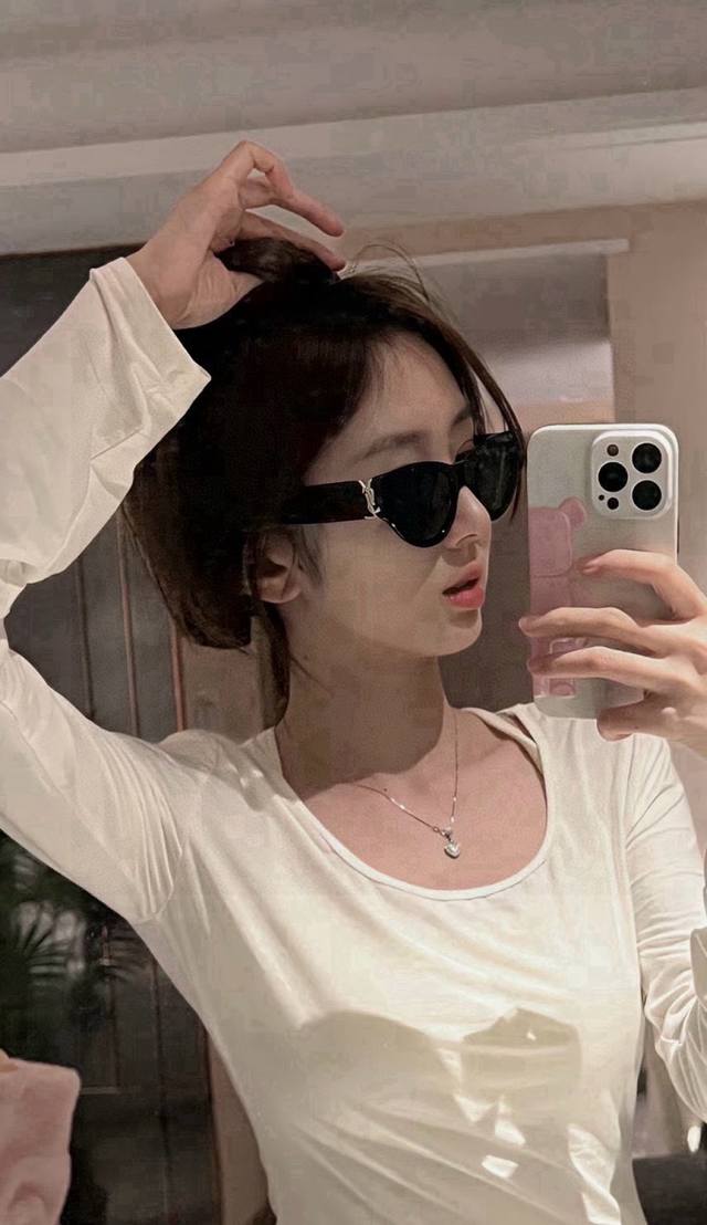 Ysl Saint Laurent 23 new models are here Slm94 The gold and black Ysl metal logo