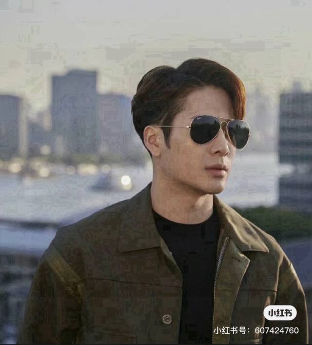 Rayban Classic Flight Sunglasses , a symbol of the US Air Force and beloved by