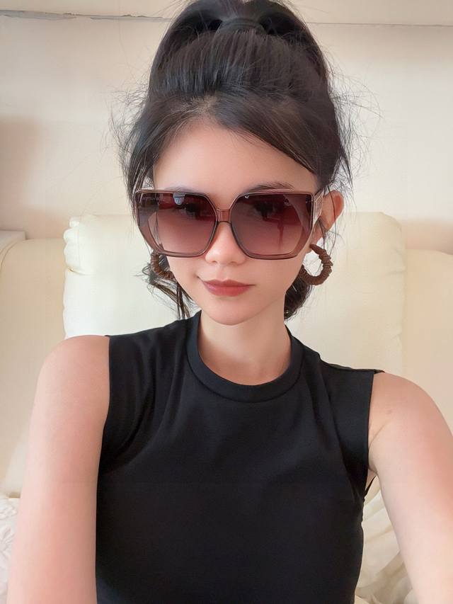 Lv 2025 Spring New Trend Hot Style Fashion Square Frame Sunglasses High Quality