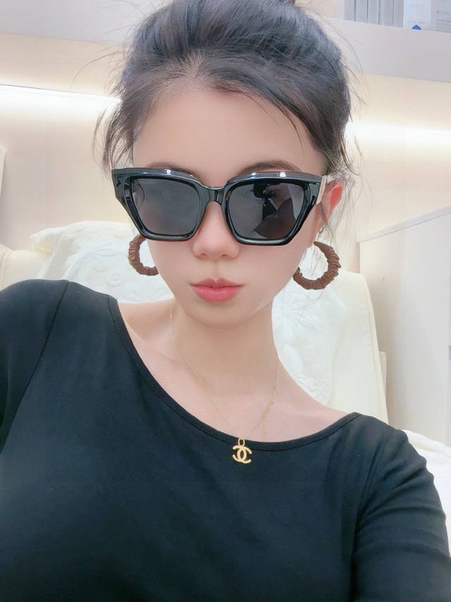 Lv 2025 new women's square frame sunglasses driving sunglasses new sunglasses st