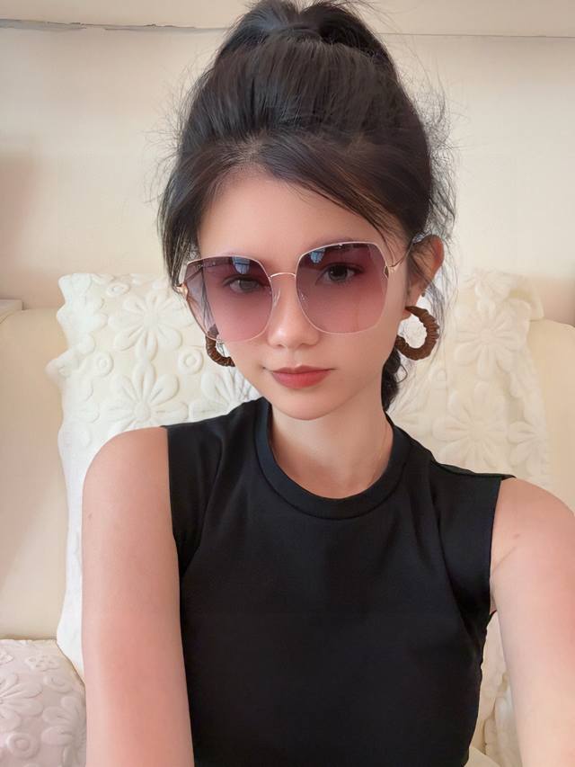 Chanel Chanel's new nylon polarized sunglasses, frameless diamond-cut edges for