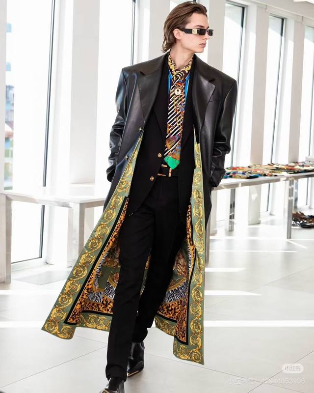 Versac*Model: Ve2286 Size: 57 ports 14-145