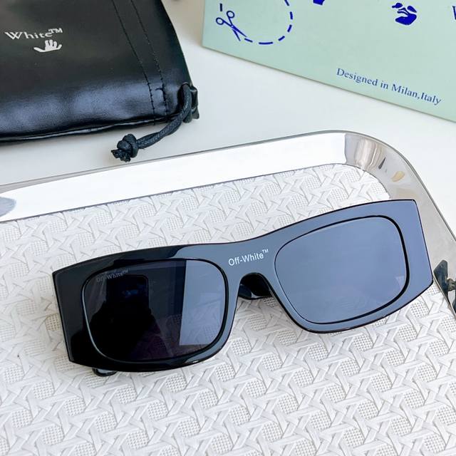 Off-White's latest design, custom-made in 10.0mm sheet material, Oeri056F, embod