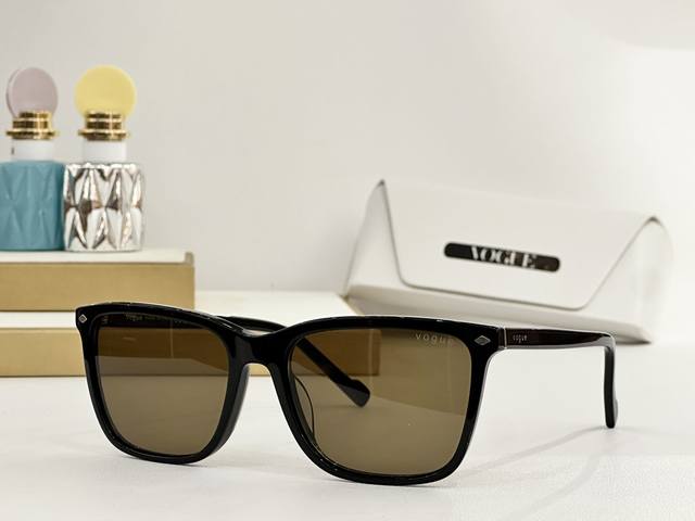 Vogue Mod: Vo 5493S Size: 56 ports 18 145