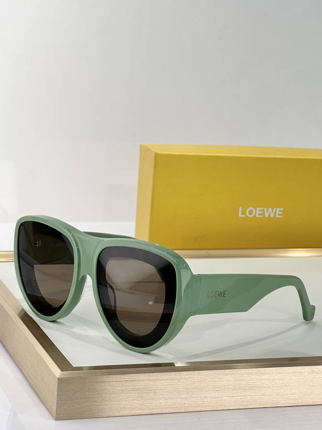 Loewe Top Quality Model : Lw40170U Size: 61 Port 16- 140