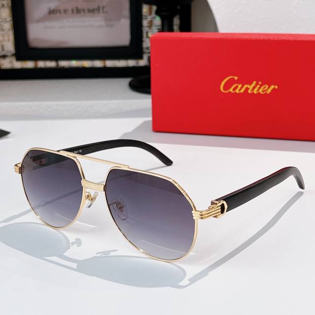 Cartie* Model: Ct0272 Size: 59 ports 17-145