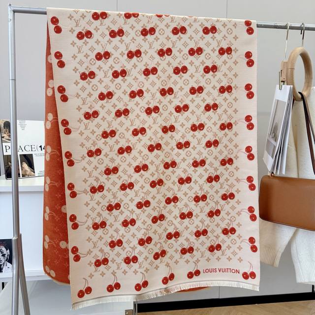 ! 2025 Fall/Winter unisex style, available in select counters! High-end cashmere