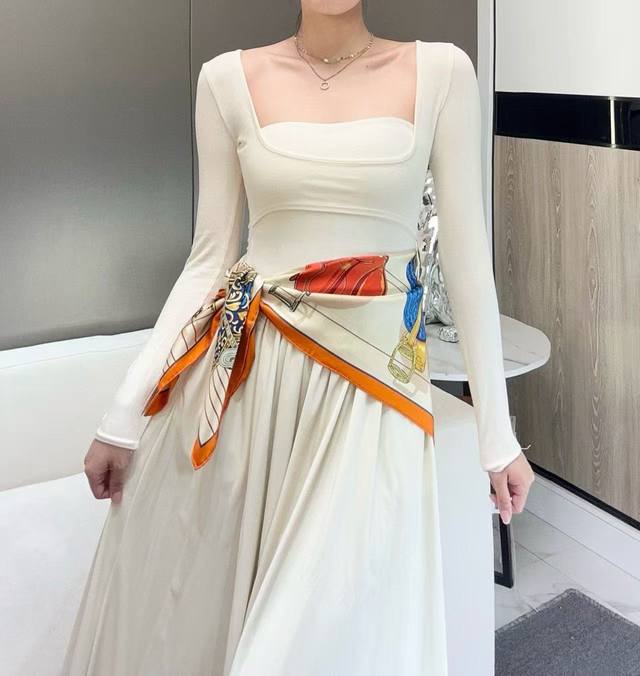 "Saddle World" 90 Square Scarf - 18mm, Double-sided, Same Color. Hand-curled twi