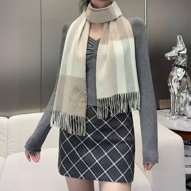 New arrival! 100% cashmere! A rare high-end men's scarf from Burberry this year