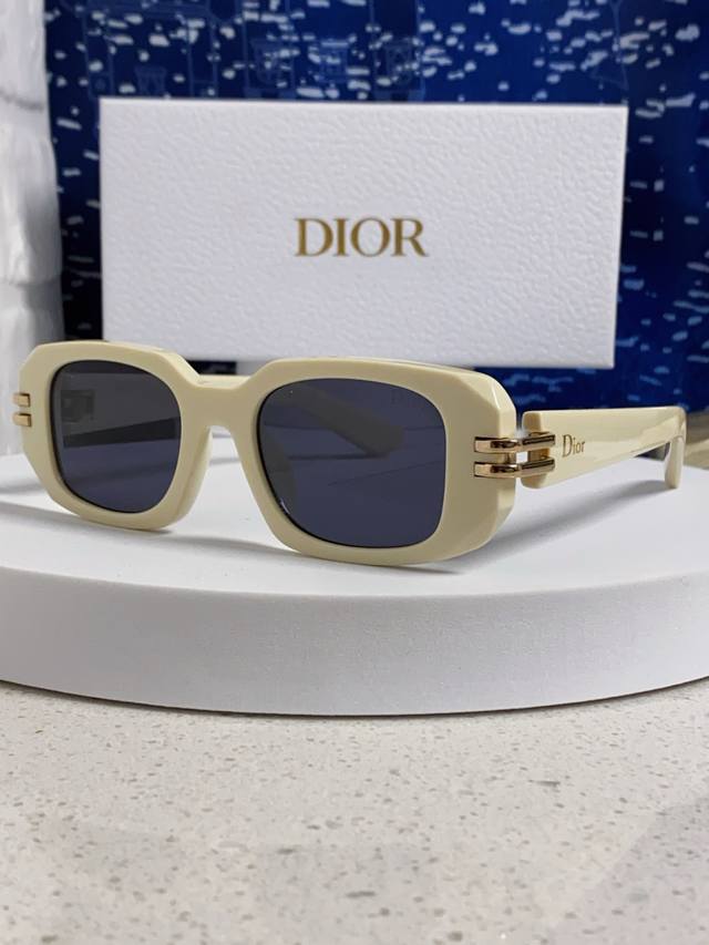 Dior 2025 new European and American high-end women's square frame slimming versa
