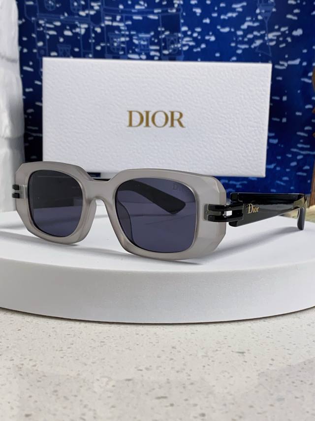Dior 2025 new European and American high-end women's square frame slimming versa