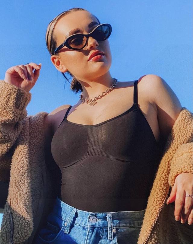 Chanel Chanel retro cat-eye sunglasses for women, high-end letter-framed oval su