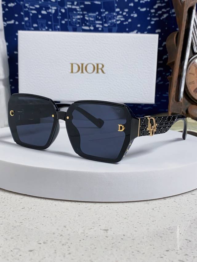 Dior 2025 new large square frame metal letter sunglasses European and American f