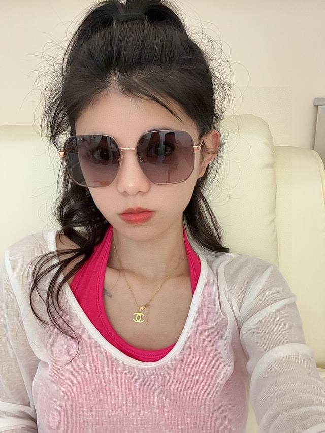 Polarized Series Gucci classic square frame design, suitable for all face shape