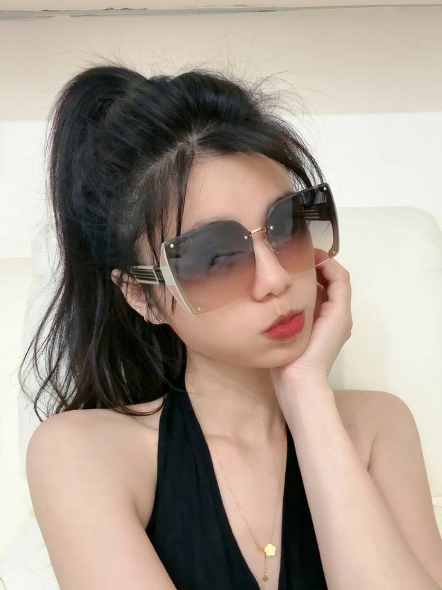 Dior-Dior 2025 Spring New Trend Hot Fashion Square Frame Sunglasses High Quality