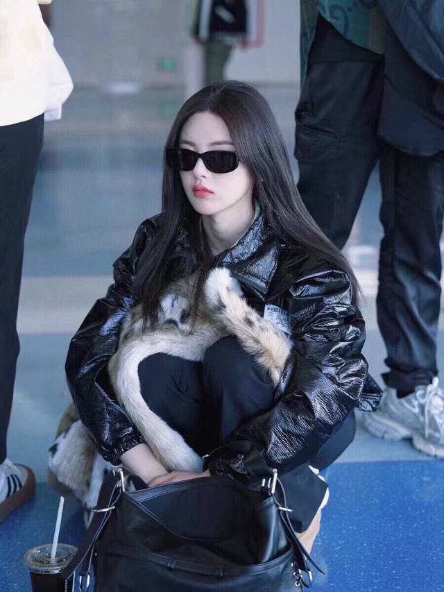 prad* Zhao Lusi sunglasses women's fashion Korean cat-eye Yang Chaoyue slim stre