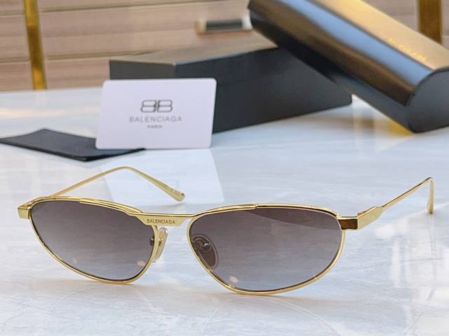 Balenciag* New Sunglasses, Model: Bb0417S, Size: 63/15-145