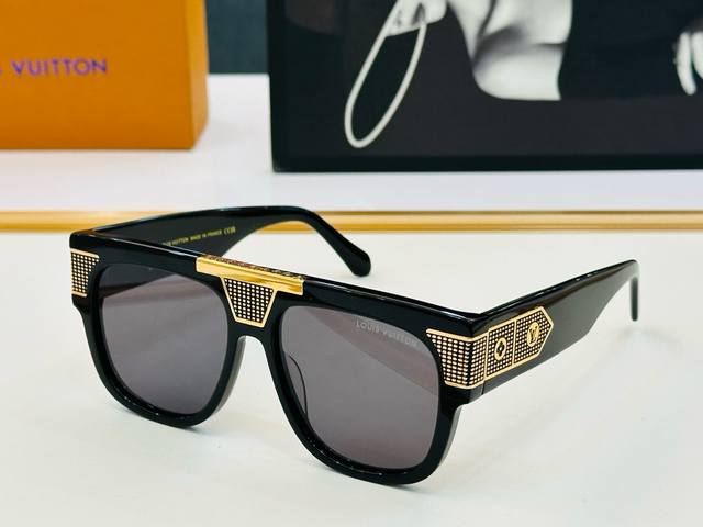 Louis Z2008U Size: 56 mouth 16-153 Vibrant and unique personality show your gran