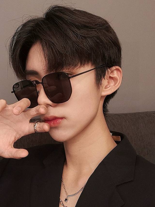 Gucci-2025 new couple's polarized sunglasses, perfect quality, unique design sui