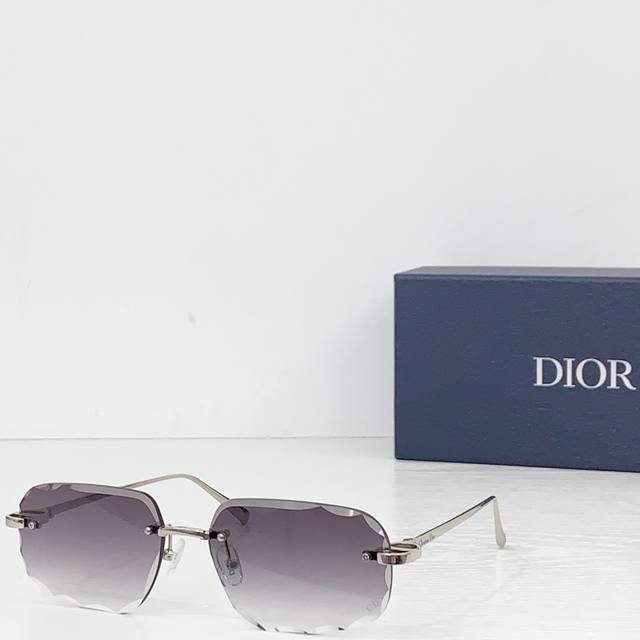 Dior Mod: Dsgta56Ucr Size: 60 ports 17 138