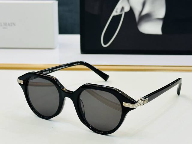 BalmainModel:Bpx-165FSize: 48 22-140 Unique logoA High quality