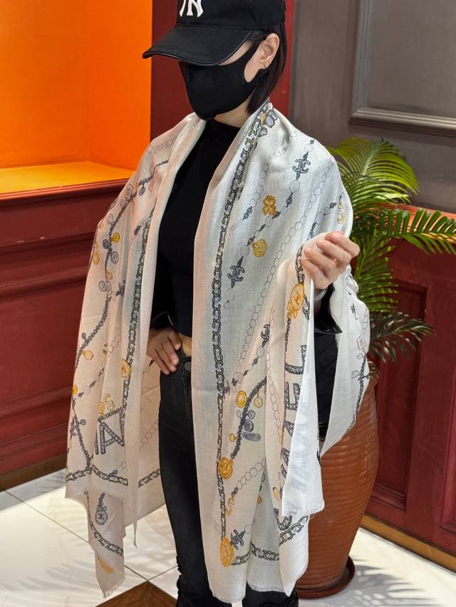 Chanel ~25 Autumn/Winter New Arrivals~ "Bling" This luminous scarf, a classic pi