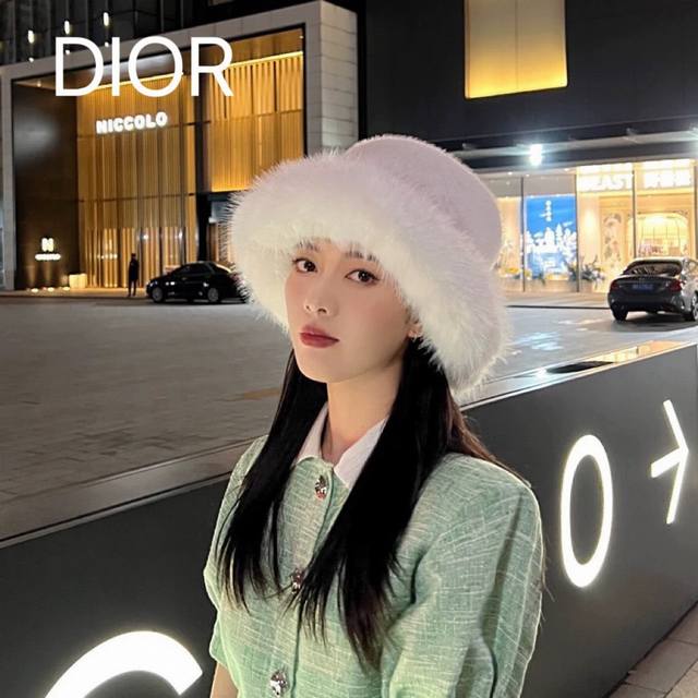 Dior Dior Plush Fisherman Hat Women's Autumn and Winter New Faux Fur Face Showin