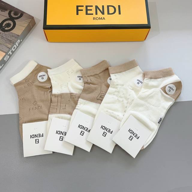 comes with a box of 5 pairs of Fendi Fendi double F letter popular boat socks,