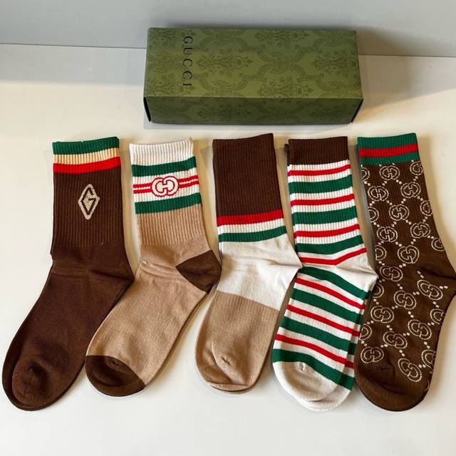 Gucci's new early autumn long socks, classic style, fashionable and advanced! A