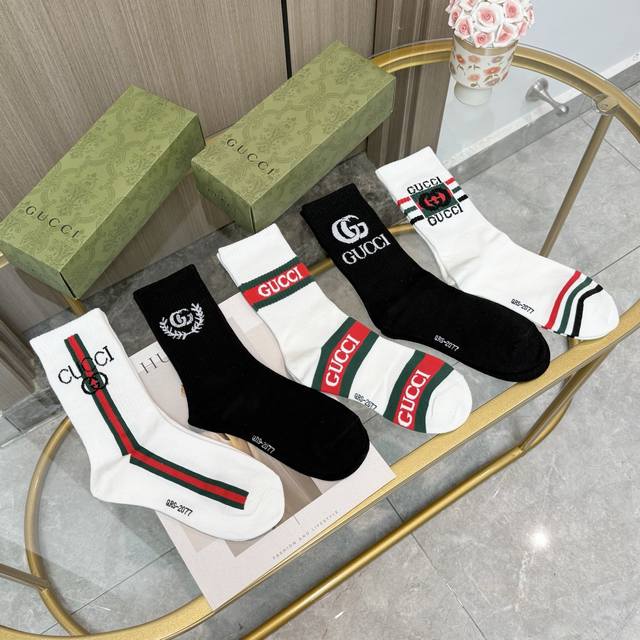 Comes in a box of five pairs of Gucci, a popular online hit! ~ G's new body-sce