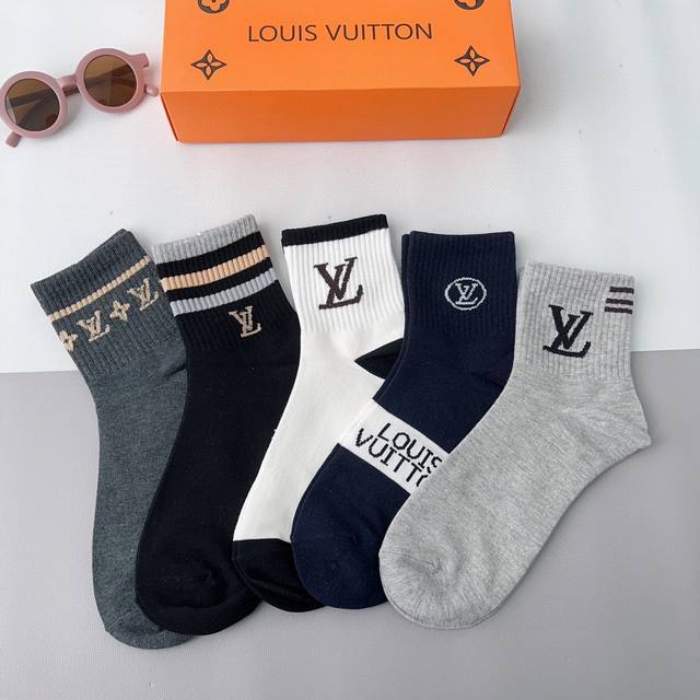 Comes with a box of 5 pairs of LV Louis Vuitton's super popular men's mid-calf